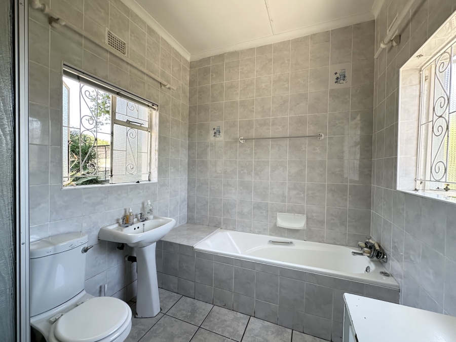 7 Bedroom Property for Sale in Mthata Eastern Cape